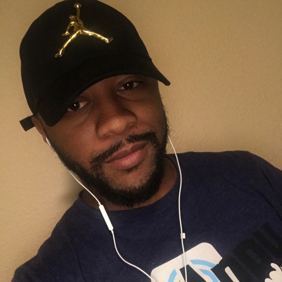 Meet your Posher, Dani - Picture 2 of 4